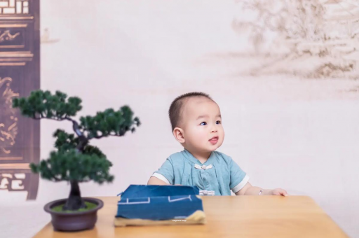 华容宝宝喊肚子疼怎么回事